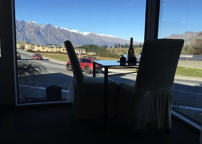 Hurley\'S Of Queenstown